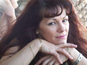 Espectáculo y cena con ANA MARÍA VEGA en la Isla