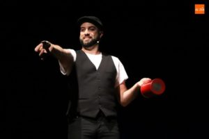 En La Cuchara Mágica espectáculo de MAGIA Y HUMOR