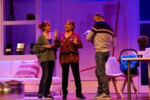 Teatro "MENTIRAS INTELIGENTES" en el TEATRO JOSÉ MONLEÓN