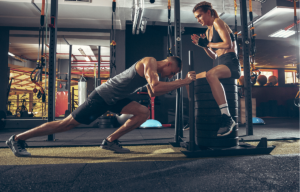 gimnasio-ejercicio-clases-grupo-equipo-entrenamiento-leganes-theclubsport