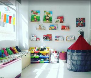 mary-and-english-ingles-idiomas-aprender-academia-escuela