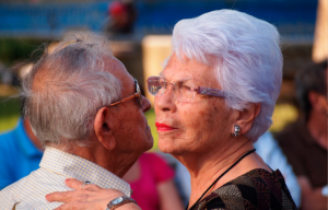 senior-abuelos-deporte-ejercicio-gimnasio-leganes-adultos-55 años-yoga-pilates-gimnasia-sevillanas-danza-baile