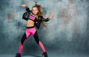 Clases de salsa – clases de bachata – clases de kizomba – clases de bailes de salón – clases de estilo – clases de twerk – clases de hip hop – clases de funky – clases de heels – clases de urbano – clases de ballet – clases de danza – clases de jazz – clases de jazz lírico – clases de contemporáneo – clases de flamenco – clases de sevillana – clases de técnica baile danza en pareja bachata salsa kizomba