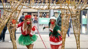 pasacalles de elfos en parquesur navidad