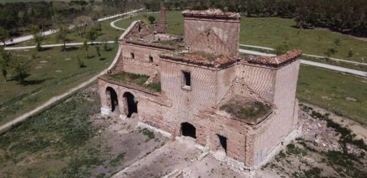 Visita las ruinas de una iglesia del siglo XVII